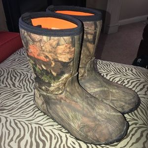 Boys Game Winner Hunting/Water proof boots.